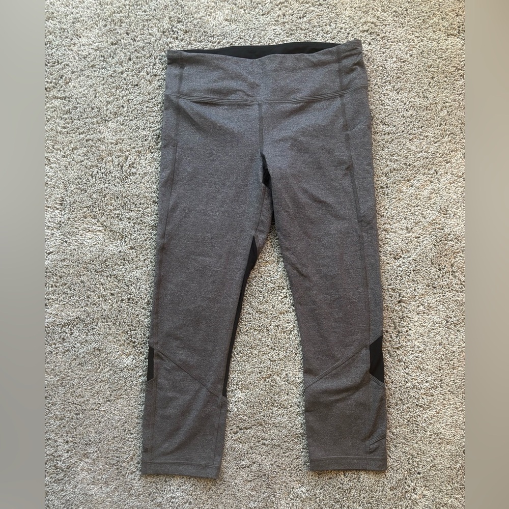 Lululemon Heathered Gray Black Pace Rival Cropped Leggings Womens Size 8